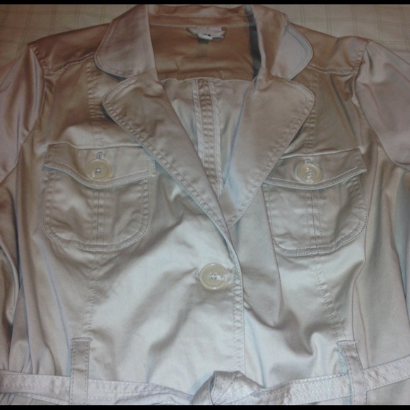 Fall Jacket 🍁🌿 - Picture 2 of 4