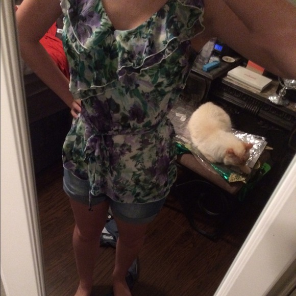 B-wear Ruffle Top๐๐๐ - Picture 2 of 3