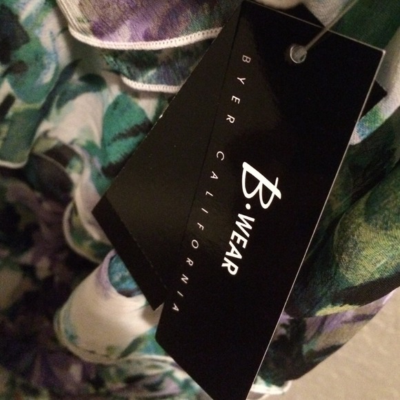 B-wear Ruffle Top๐๐๐ - Picture 3 of 3