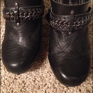 Gianni Bini Black boots black clogs chains
