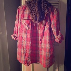 Cute vintage looking button up 😍sale