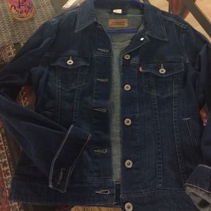 FLASH SALE! 💥Levi's Jean Jacket size Medium. NWOT