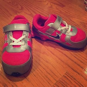 Nike girls size 10 US
