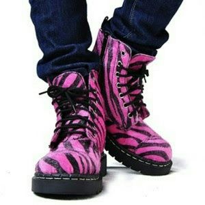 Must find----Zebra Pink Dr.Martens