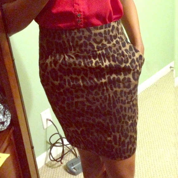 Forever 21 Dresses & Skirts - Cute leopard print skirt 💥HP💥