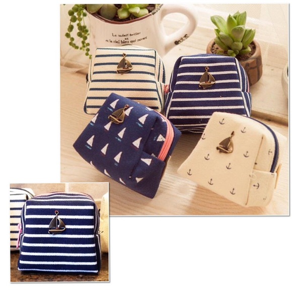Nautical Stripe Zip Coin Change Purse Blue / White