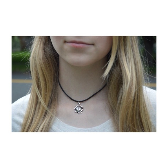 Jewelry - Choker necklace
