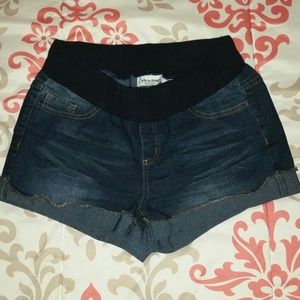 Maternity shorts