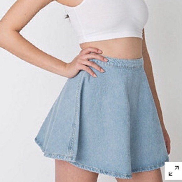American Apparel light wash denim circle skirt 💙