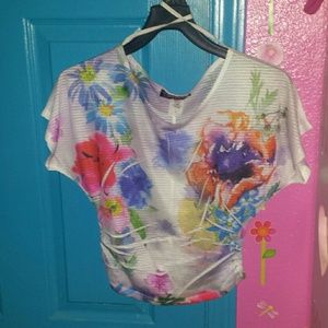 Floral crop top shirt