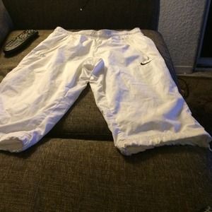 ♦️♦️Nike workout Capri workout pants♦️♦️