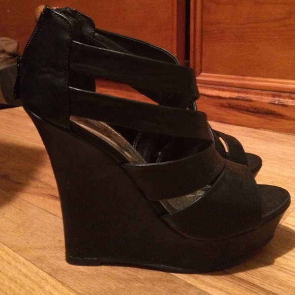 Black Wedges 💢SOLD💢 - Picture 3 of 4