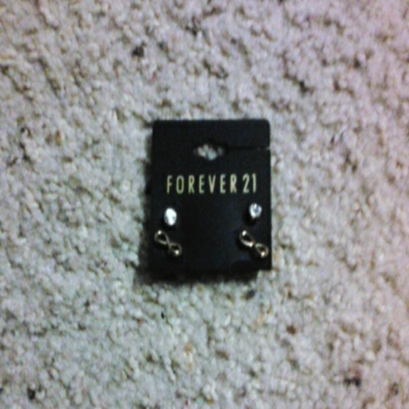 Forever 21 goldinfinity earing set
