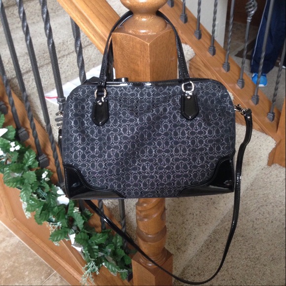 ❌Sold❌Coach Poppy Signature Purse - Picture 2 of 4