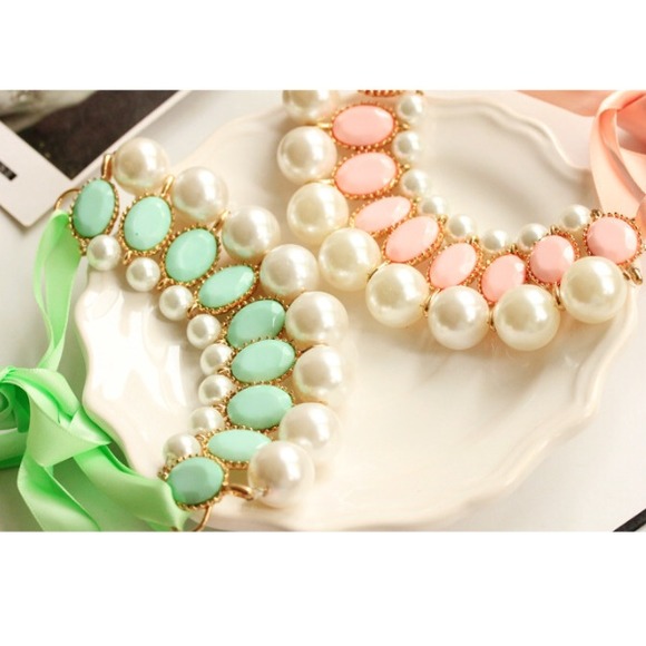 Cute pearl mint statement necklace - Picture 4 of 4