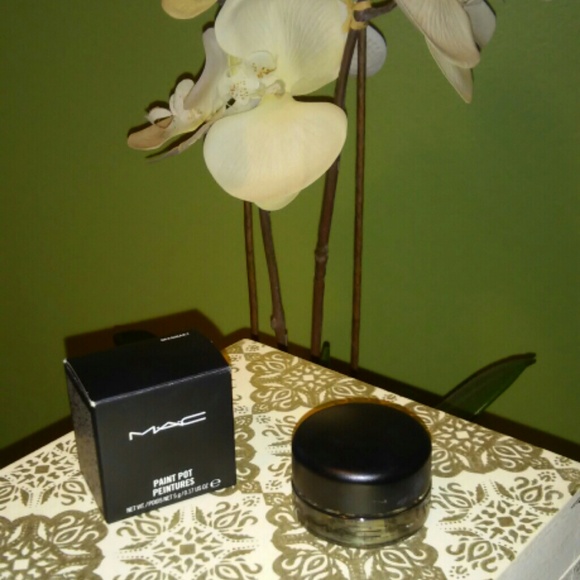 MAC Posh Paradise Paint Pot in Imaginary