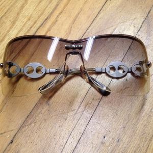 Gucci Rimless Shield Sunglasses with Chain Detail