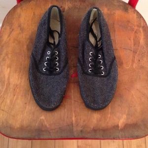 Patterned fabric shoes