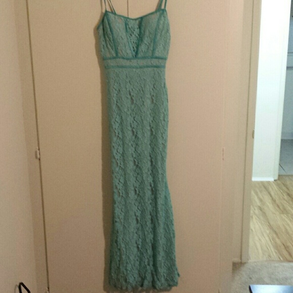 Fitted lace evening wear