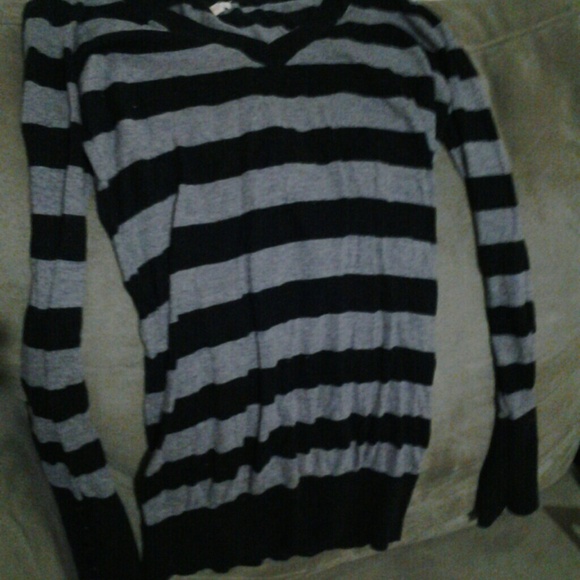 Stripped long sleeve shirt