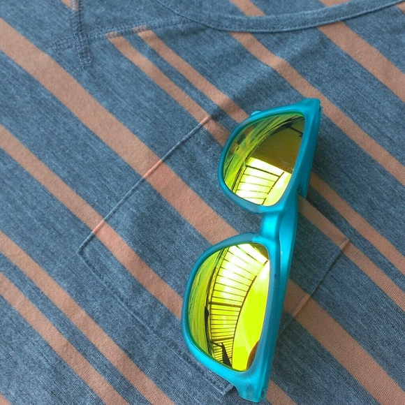 🎯🎯 Crop Top Scoop-Neck Shirt - Picture 2 of 4