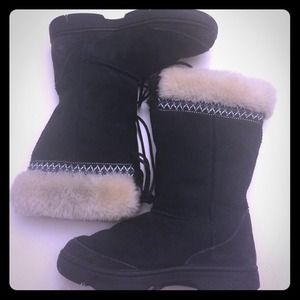 Black UGG with Western Stripe