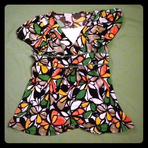 Beautiful, multi color Youth Candies top Sz L