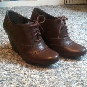 Oxford Style Wedges