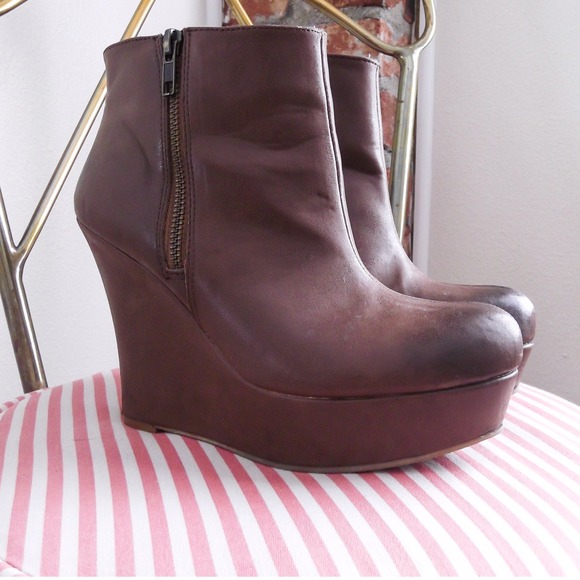 Brown Mossimo Ankle Boots with Wedge - Picture 3 of 3