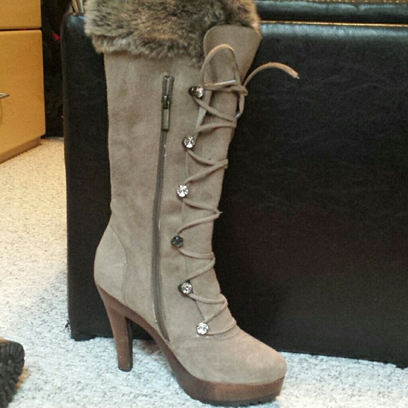 Lace up suede/girl boots size 7 - Picture 3 of 4