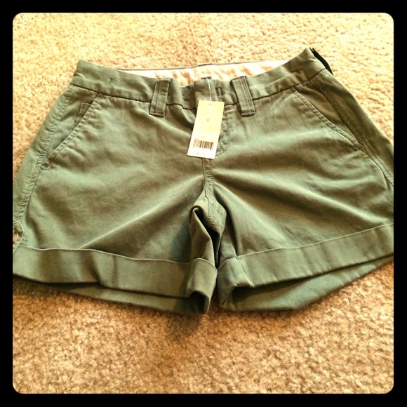 Banana republic shorts- army green