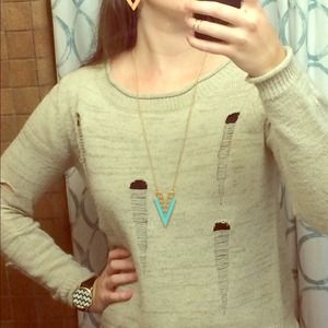 Long geometric statement necklace