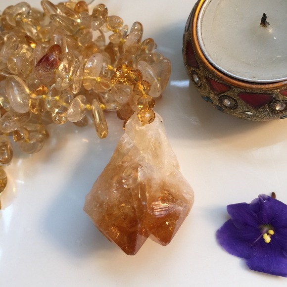 🎉HP🎉NWOT Natural Rough Citrine Pendant Necklace - Picture 3 of 3