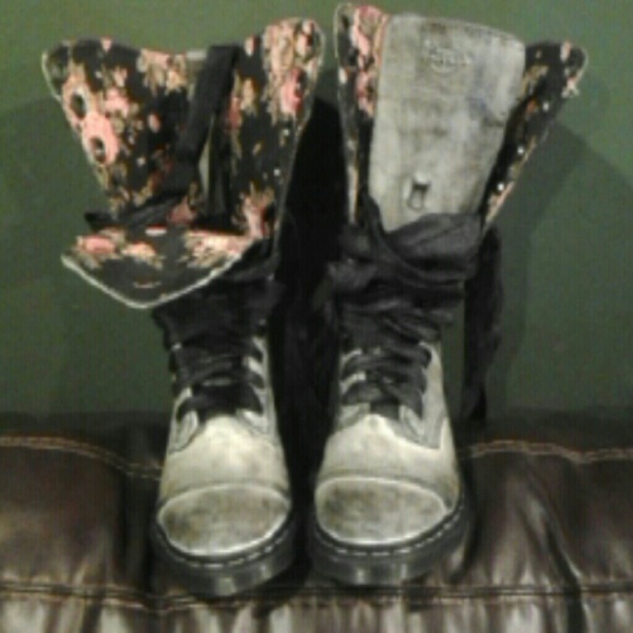 Doc marten triumph boots