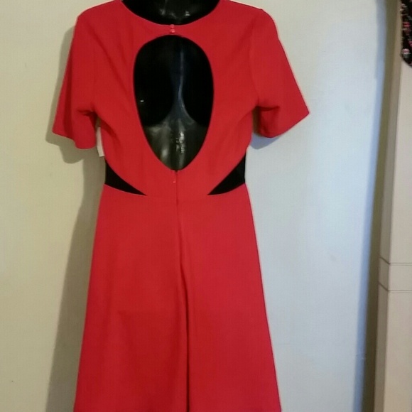 🔴SOLD🔴Red Open Back Dress - Picture 2 of 2