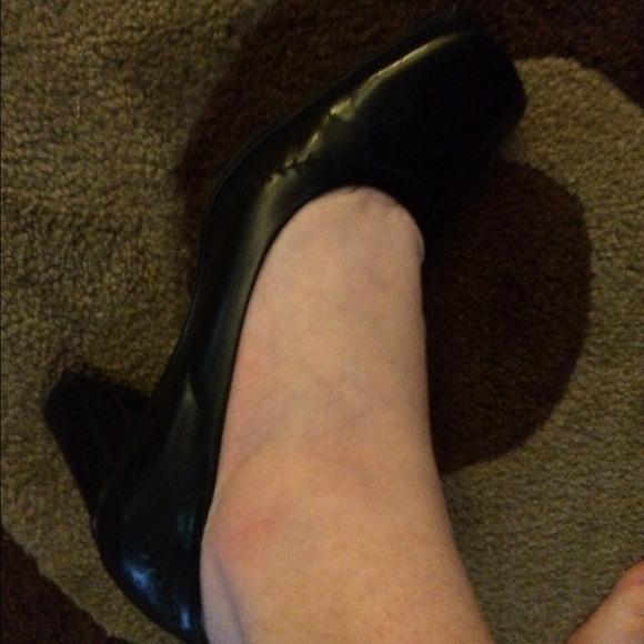 Black square toe heels - Picture 3 of 3