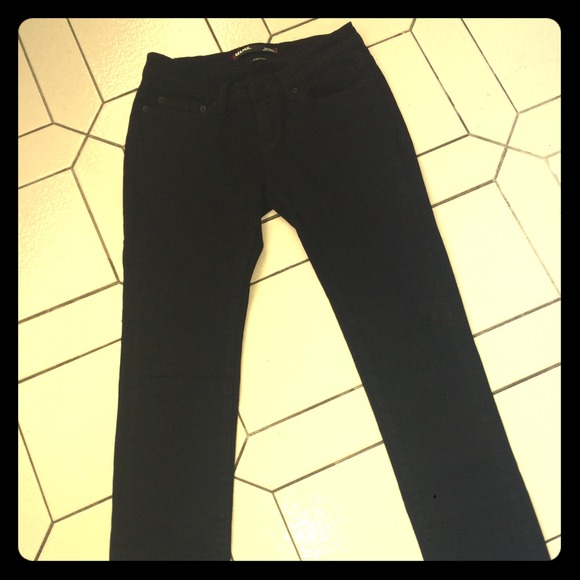 BDG cigarette mid rise jeans!!
