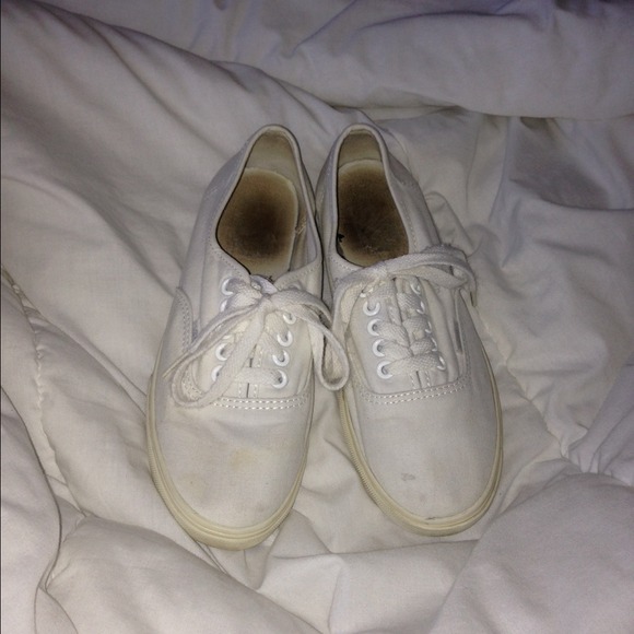 Vans low pro white-on-white