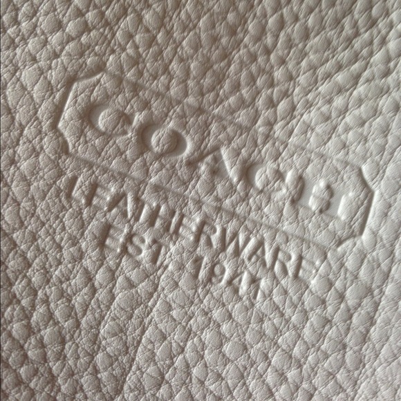 💯 Authentic Coach Mini Handbag - Picture 3 of 3