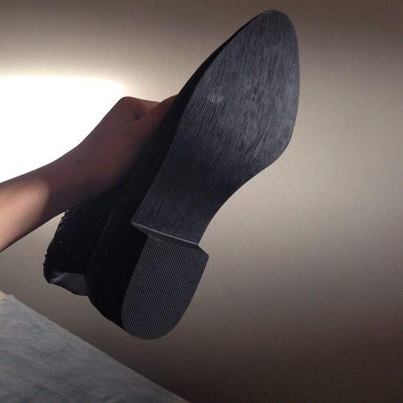 Black botos - Picture 3 of 4