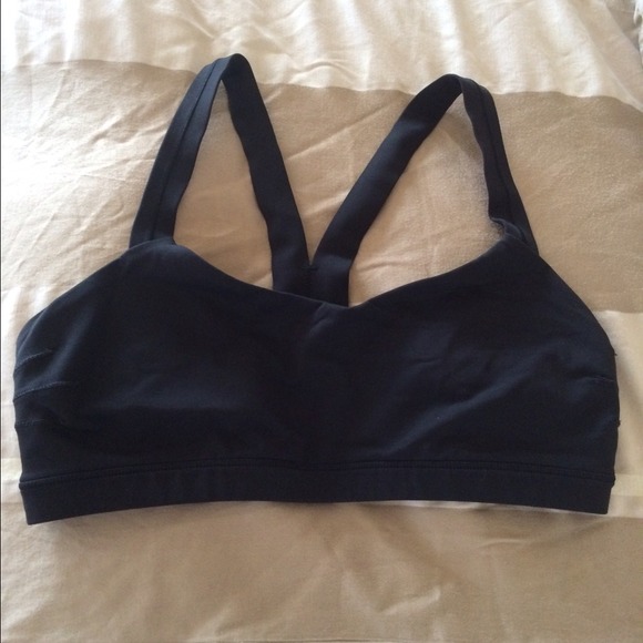 Lululemon black sports bra