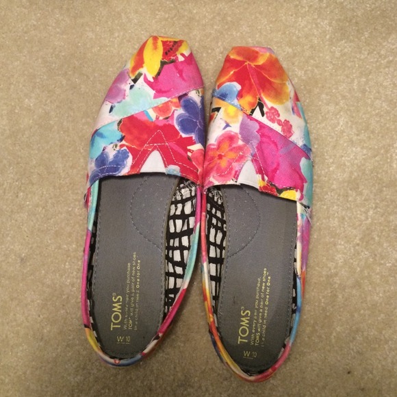 Tropical Floral Toms