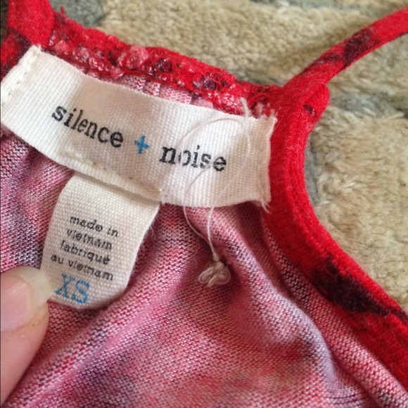 ✖️SOLD✖️ Tribal Racerback Tank - Picture 3 of 4