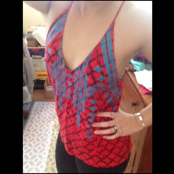 ✖️SOLD✖️ Tribal Racerback Tank - Picture 4 of 4