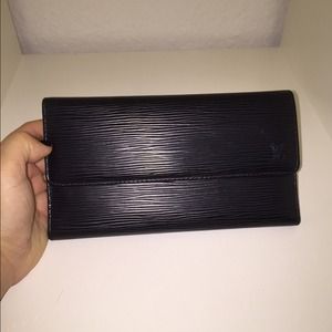 Louis Vuitton epi leather wallet (authentic)
