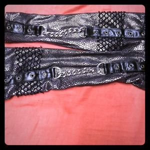 Tripp faux snake skin arm warmers
