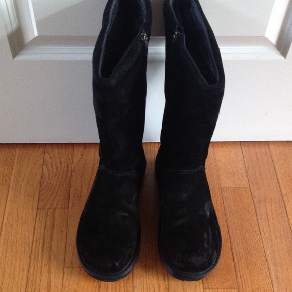 UGG Greenfield Black Suede Boots!! || SOLD - Picture 3 of 4