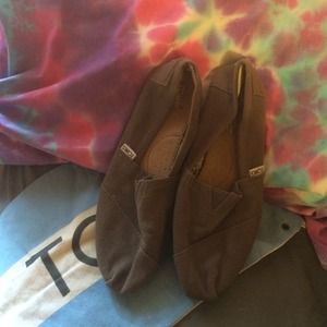 Gray TOMS size 8.5