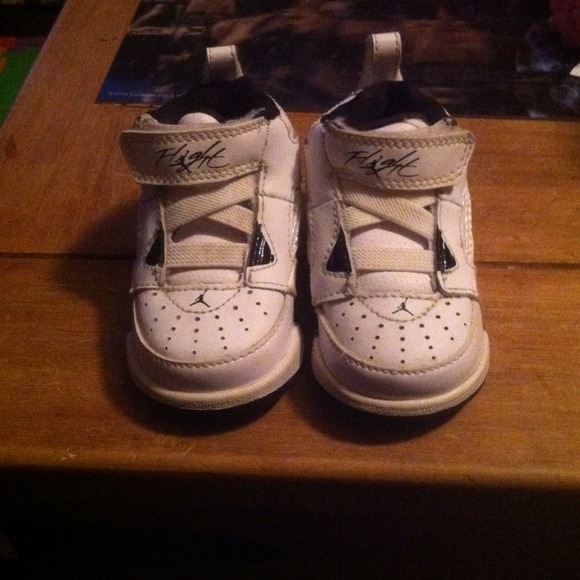 baby flight Jordan's - Picture 2 of 3