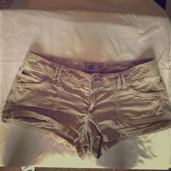 Khaki American Eagle shorts